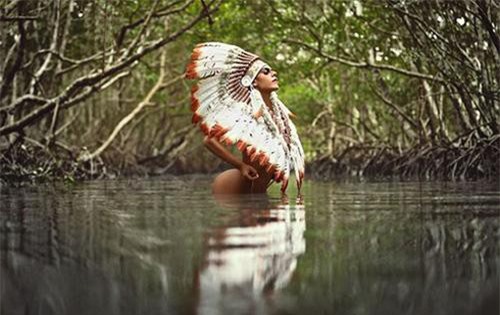 Hoa hậu Siêu vòng 3 khoe body trứ danh kêu gọi bảo vệ rừng Amazon