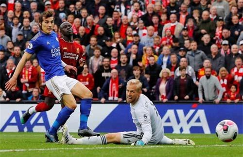 Liverpool đánh bại Leicester với kịch bản khó tin