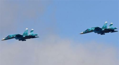 NATO công bố hình ảnh ngăn chặn máy bay siêu thanh Su-34 và Su-24 của Nga