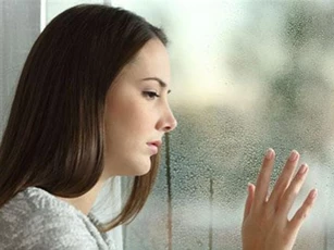 Nhận quà 5 tỷ từ đại gia, cô gái khóc thảm sau 2 năm chung sống