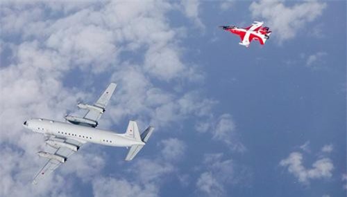 Tiêm kích F-16 của Đan Mạch 'xua đuổi' máy bay trinh sát Nga