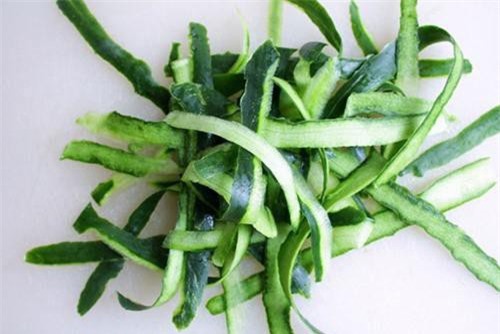 Vứt vỏ dưa chuột vào góc nhà, bạn sẽ thấy điều vô cùng kinh ngạc xảy ra