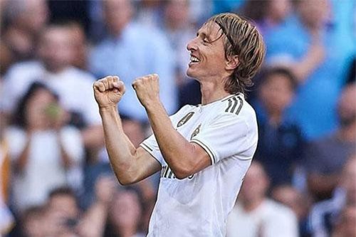 Chiêm ngưỡng cú 'đại bác tầm xa' đẹp không tưởng của Modric