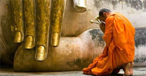 Con người sau khi làm chuyện xấu không được lãng quên 2 điều sau