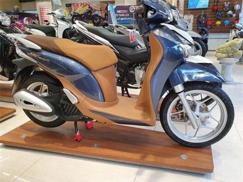 Giá Honda SH đắt khách tăng mạnh, xe Yamaha ế ẩm hạ giá
