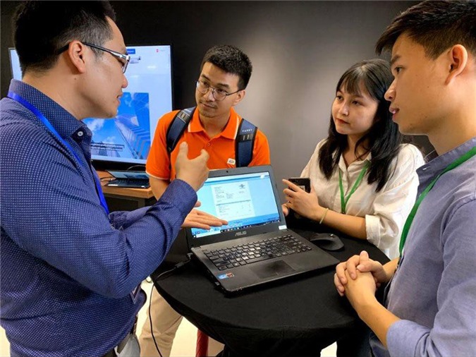 Không thể xây dựng giải pháp chuyển đổi số chung cho tất cả DNNVV