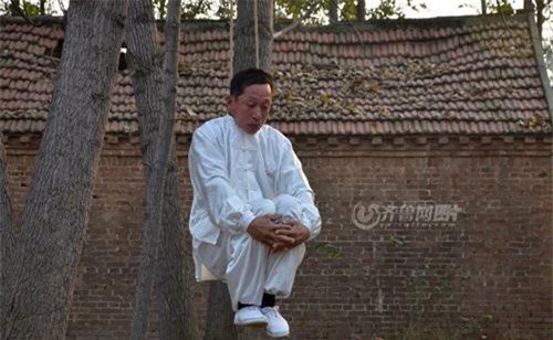 Lời giải cho tuyệt kỹ treo cổ luyện công của Nhất Long