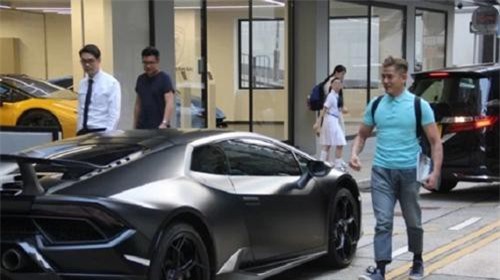 Quách Phú Thành lái siêu xe hơn 6 triệu USD trên phố