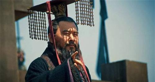 Tam quốc diễn nghĩa: Lập nghiệp học Lưu Bị, quản nghiệp học Tào Tháo, giữ nghiệp học Tôn Quyền