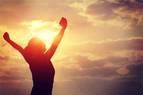 Tự ti là tâm bệnh nặng nhất của đời người, 3 liều thuốc sau sẽ giúp bạn luôn ngẩng cao đầu