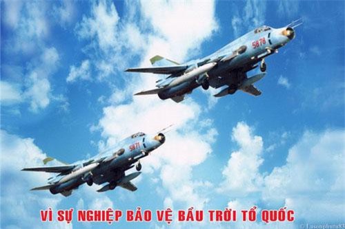 Ảnh hiếm: Su-22M4 Việt Nam tuần tra phòng không với tên lửa R-60