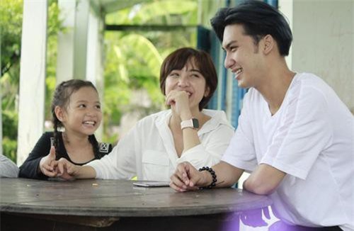 Lần đầu làm bố ở tuổi 20, trưởng nhóm nhạc 9 thành viên - P336 gây sốc vì phản ứng ngô nghê khó đỡ