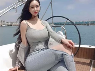 Mặc jean 3 cô gái Hàn cũng khoe được đường cong 'thần thánh'