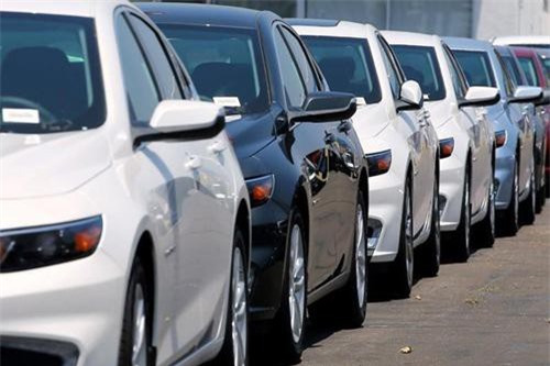 Ô tô giảm tiếp cả trăm triệu đồng, xả kho từ nay đến mùa Tết
