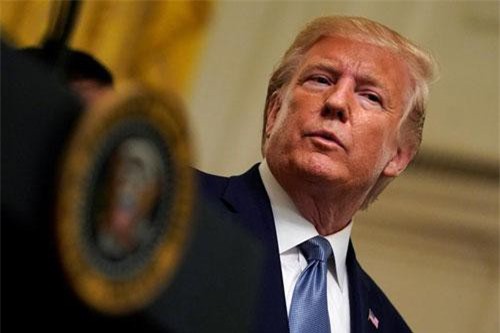 Quan chức thứ hai tố cáo ông Trump