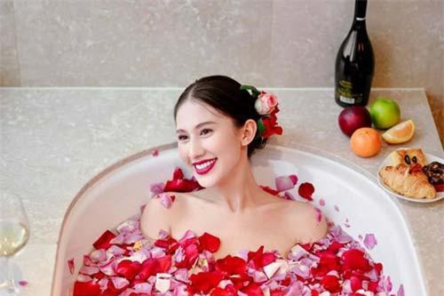 Cô gái lai Việt - Nga đang nổi như cồn ở Sài Gòn xinh đẹp nhờ học yêu chính mình