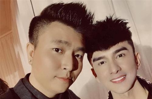 Đan Trường bất ngờ xuất hiện với gương mặt lạ lẫm, nghi vấn 'anh Bo' phẫu thuật thẩm mỹ?