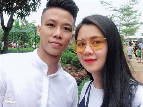 Đâu chỉ xinh, nhìn vợ Quế Ngọc Hải kinh doanh dân mạng phải giật mình