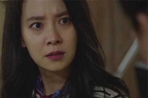 Đồng nghiệp xin tới nhà ngủ nhờ 1 đêm, bàng hoàng nghe thấy tiếng lạ