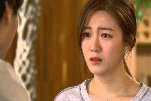 Lần đầu ra mắt, thấy mẹ chồng tương lai tức giận mắng người yêu 1 câu, tôi hoảng hồn 'bỏ của chạy lấy người'