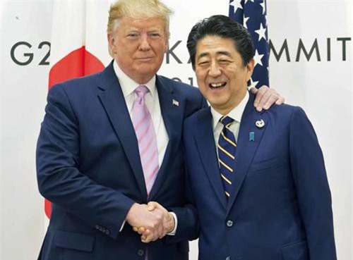 Lời chúc mừng sinh nhật Thủ tướng Nhật Bản 'kỳ lạ' của ông Trump