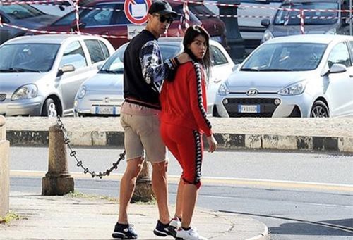 Ngắm hạnh phúc giản dị ngày thường của C.Ronaldo và bạn gái xinh đẹp