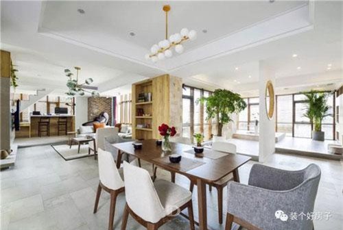 Ngôi nhà ngập tràn cây xanh của cặp vợ chồng trẻ, ấn tượng nhất là lối vào nhà