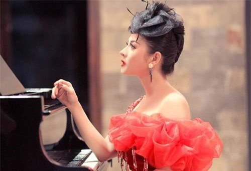 Người mẫu ảnh 'Nude để thiền' Thái Nhã Vân tuyên bố 'ngưng cởi' trước ống kính