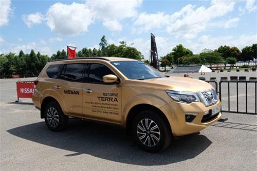 Nissan Việt Nam giảm giá, tặng quà 'khủng' cho khách hàng mua xe