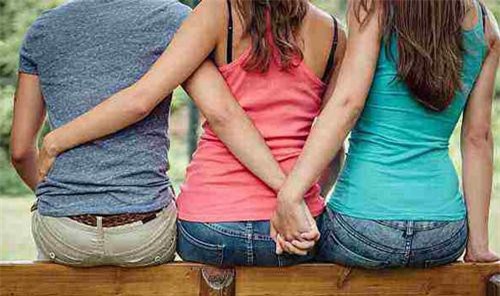 Sự thật giật mình về lí do đàn ông có vợ đẹp, con ngoan vẫn lăm le ngoại tình