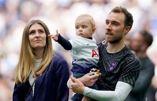 Thực hư vụ Christian Eriksen bị đồng đội ở Tottenham... 'cắm sừng'