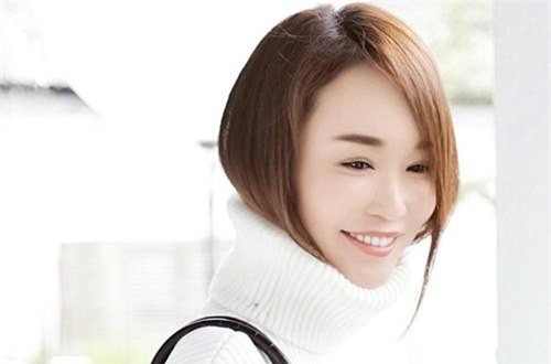 'Tiểu Long Nữ' Phạm Văn Phương khoe vẻ đẹp trong trẻo ở tuổi 48