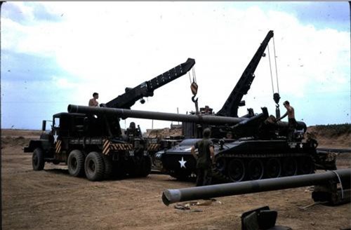 Vì sao pháo M107 'vua chiến trường' Việt Nam phải thay nòng liên tục?