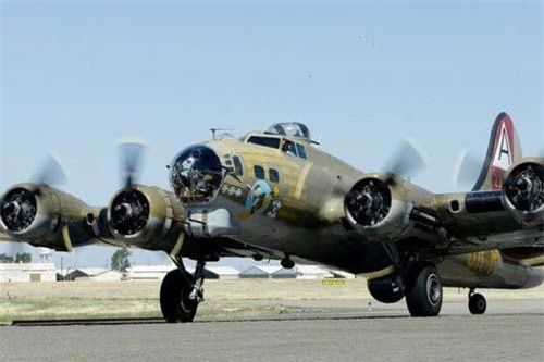 Lý do B-17 được mệnh danh 'pháo đài bay' thời Thế chiến II