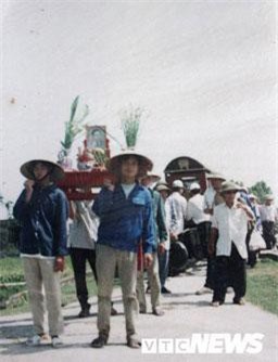 Ngôi nhà chết chóc bí ẩn ở Thái Bình: Đại tang trong lễ cúng trăm ngày