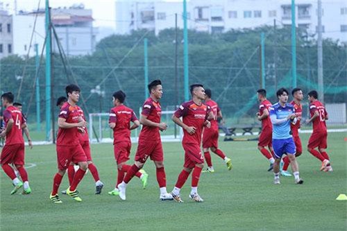 Chuyên gia ngoại gây 'sốc' khi so sánh Việt Nam với Malaysia, hiến kế cho thầy Park