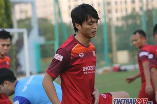 Đội hình chính thức Việt Nam vs Malaysia: Công Phượng đá cắm