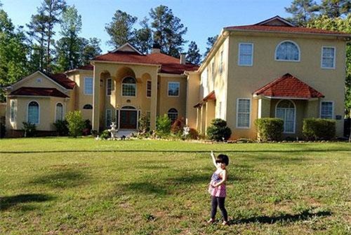 'Choáng váng' với biệt thự tiền tỷ trong và ngoài nước của danh hài Thúy Nga