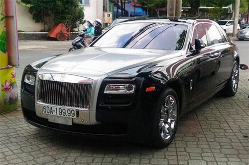 Ferrari 488 GTB và Rolls-Royce 'biển khủng' của đại gia Đồng Nai