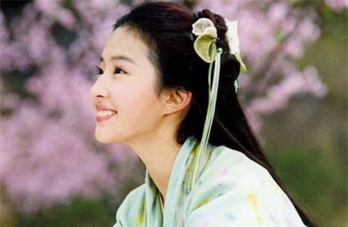 Hình ảnh Dương Mịch, Lưu Diệc Phi và dàn mỹ nhân Cbiz khi ở tuổi 17 đẹp tới nao lòng