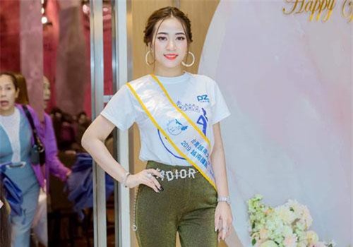 Linh Nhâm – từ nữ hoàng ong chúa đến Hoa hậu doanh nhân Quốc tế