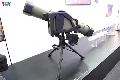 Vũ khí hiện đại nước ngoài tại triển lãm quốc phòng-an ninh ở Hà Nội