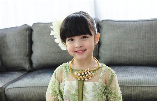 Bé Zia khiến cộng đồng mạng phát sốt vì quá đáng yêu, không hổ danh là công chúa nhỏ nhà 'mỹ nhân đẹp nhất Philippines'