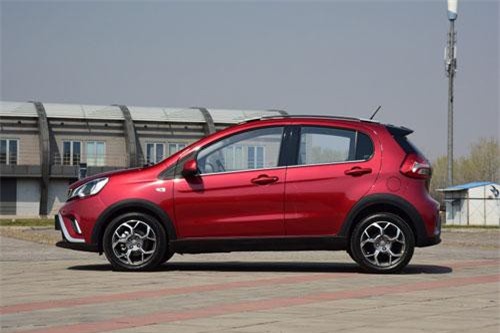 Cận cảnh xe hatchback giá hơn 130 triệu