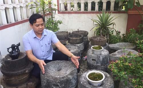 Chuyện lạ Lào Cai: 'Đồ khùng' đáng yêu ôm bao nhiêu nồi đồng cối đá