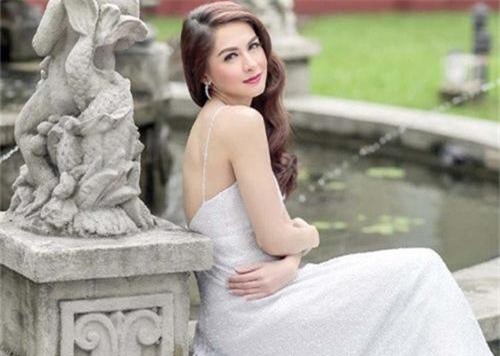 Đằng sau nhan sắc của mỹ nhân đẹp nhất Philippines