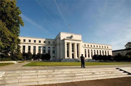 FED thông báo nới lỏng quy định đối với các ngân hàng