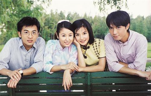 Loạt ảnh hậu trường hiếm hoi chưa từng tiết lộ của đoàn phim 'Tân dòng sông ly biệt'