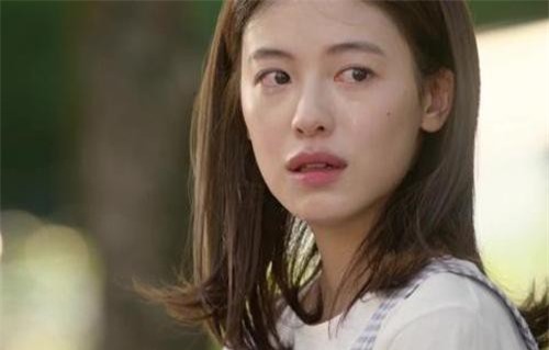 Tuần nào mẹ chồng cũng điện thoại bắt anh về quê