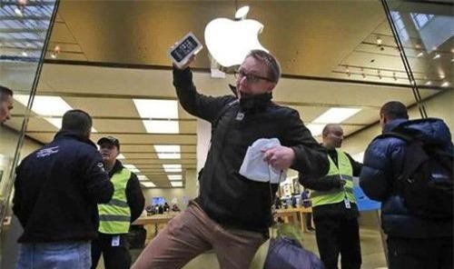 iPhone 11 giúp Apple đạt kỳ tích vô tiền khoáng hậu